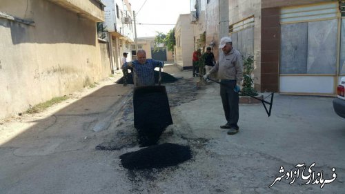 لکه گیری آسفالت خیابانها .کوچه ها  سطح شهر توسط واحد عمران