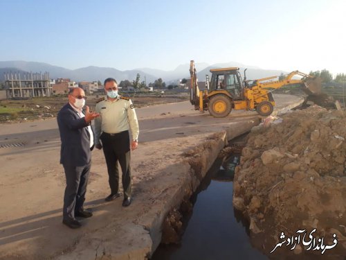 بازدید میدانی فرماندار شهرستان از پروژه‌های هدایت آب های سطحی شهر آزادشهر