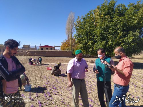 ضبط برنامه رادیویی صدای آبادی در روستاهای زعفران‌خیز بخش چشمه‌ساران شهرستان آزادشهر