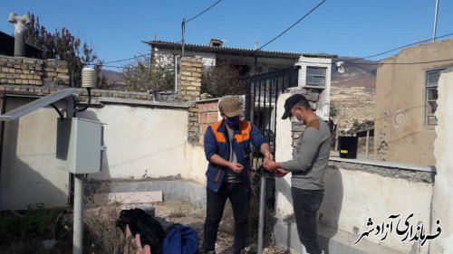 نصب دستگاه باران‌سنج در روستای وامنان توسط مدیریت جهادکشاورزی شهرستان آزادشهر