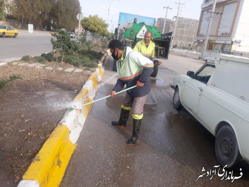 فعالیت واحد خدمات شهری شهرداری آزادشهر در سطح معابرشهر بصورت شبانه روزی 