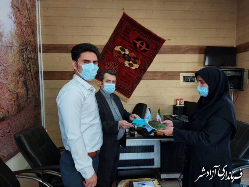 تقدیر از کارشناس صنایع دستی اداره میراث فرهنگی شهرستان آزادشهر به مناسبت روز زن