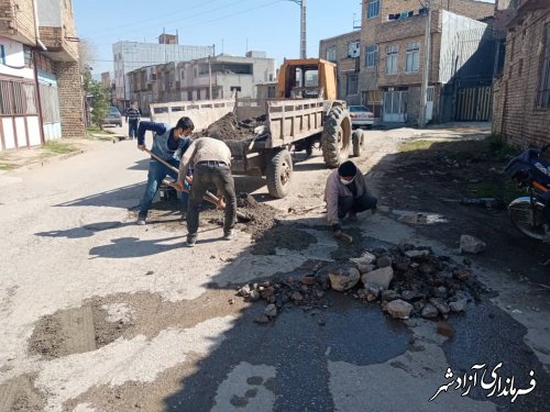 دال گذاری دریچه های جداول معابر توسط واحد عمران شهرداری آزادشهر