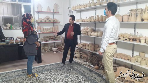 بازدید رئیس اداره میراث فرهنگی شهرستان آزادشهر از خانه صنایع دستی مینای سفال 