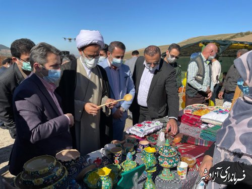 اولین جشنواره تخصصی گیاهان دارویی در روستای فاضل آباد شهرستان آزادشهر برگزار شد.