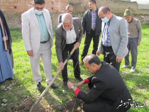 مراسم درختکاری در دبیرستان ادب روستای فاضل آباد