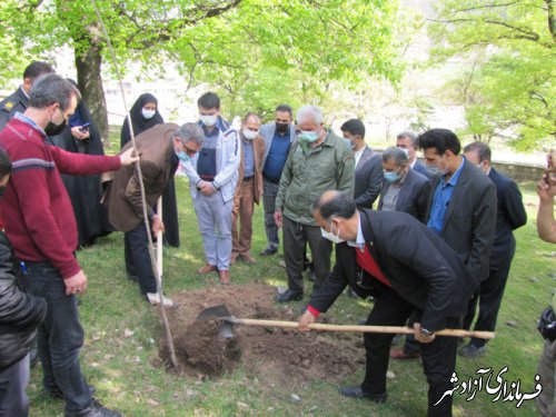 مراسم گرامیداشت سالروز تولد شهید حتج قاسم سلیمانی با غرص نهال در پارک شبنم نوده خاندوز