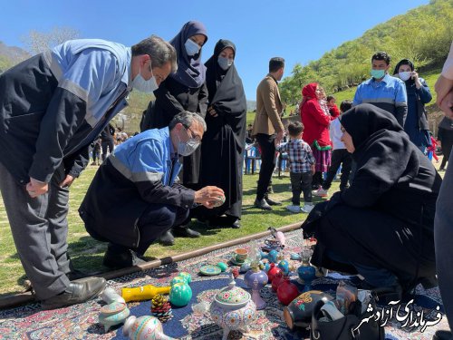 بازدید دبیر ستاد اجرایی خدمات سفر استان گلستان از نمایشگاه صنایع دستی جشن ملی نوروزگاه بخش چشمه ساران شهرستان آزادشهر روستای سوسرا