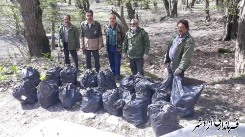 پاکسازی طبیعت در هشت تفرجگاه جنگلی آزادشهر