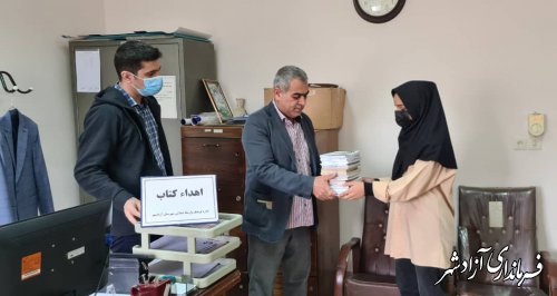 اهداء کتاب و بسته فرهنگی به روستای رودبار 