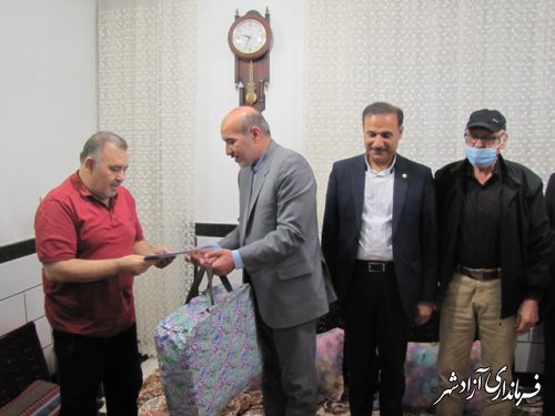 عیادت مدیرکل آموزش و پرورش گلستان از فرهنگی بازنشسته آزادشهری