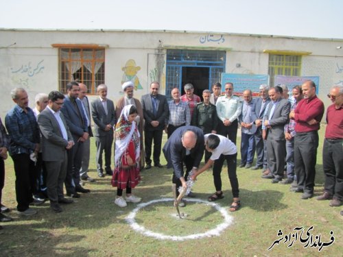 آیین کلنگ زنی مدرسه ۳کلاسه خیر ساز در روستای کوه میان شهرستان آزادشهر