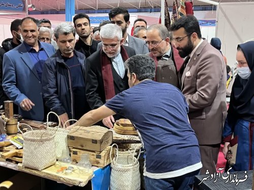 بازدید مشاور رئیس جمهور در امور فرق و مذاهب اسلامی از بخش های مختلف جشنواره