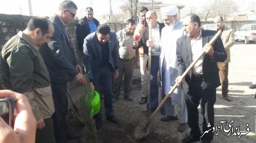 مراسم زنگ درختکاری بمناسبت فرارسیدن هفته منابع طبیعی ر دبستان شهادت روستای قورچای