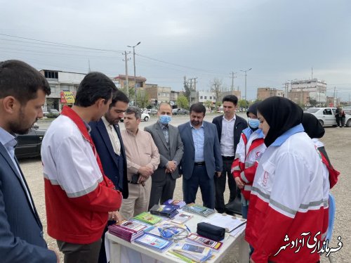 بازدید فرماندار شهرستان آزادشهر از نمایشگاه نوروزی صنایع‌دستی شهرستان