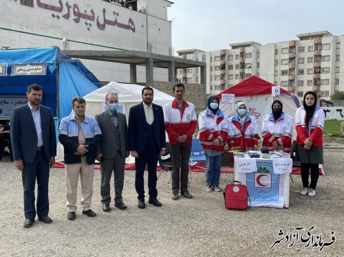 بازدید فرماندار شهرستان آزادشهر از نمایشگاه نوروزی صنایع‌دستی شهرستان