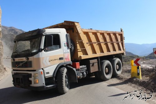 عملیات ترمیم جاده محدوده روستای حاجی آباد انجام شد