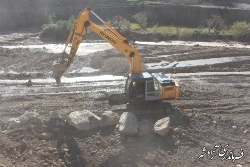 عملیات ترمیم جاده محدوده روستای حاجی آباد انجام شد