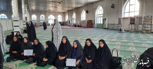 حضور منسجم آموزش دهندگان سوادآموزی آزادشهر در نماز جمعه بمناسبت هفته سوادآموزی (یکم الی هفتم دیماه)