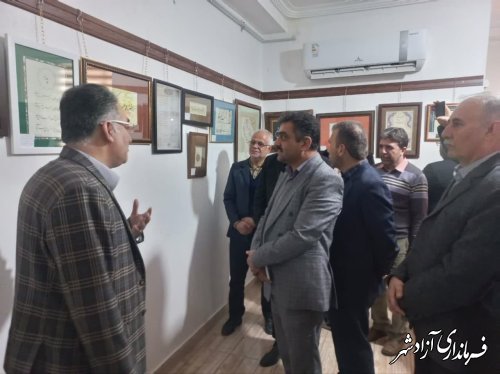 ویژه گرامیداشت دهه مبارک فجر انجام شد؛ گشایش نمایشگاه خوشنویسی تجلی خط در آینه انقلاب اسلامی در آزادشهر