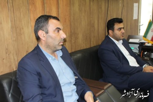 گزارش تصویری/دیدار مدیرعامل بیمه دی استان با فرماندار آزادشهر